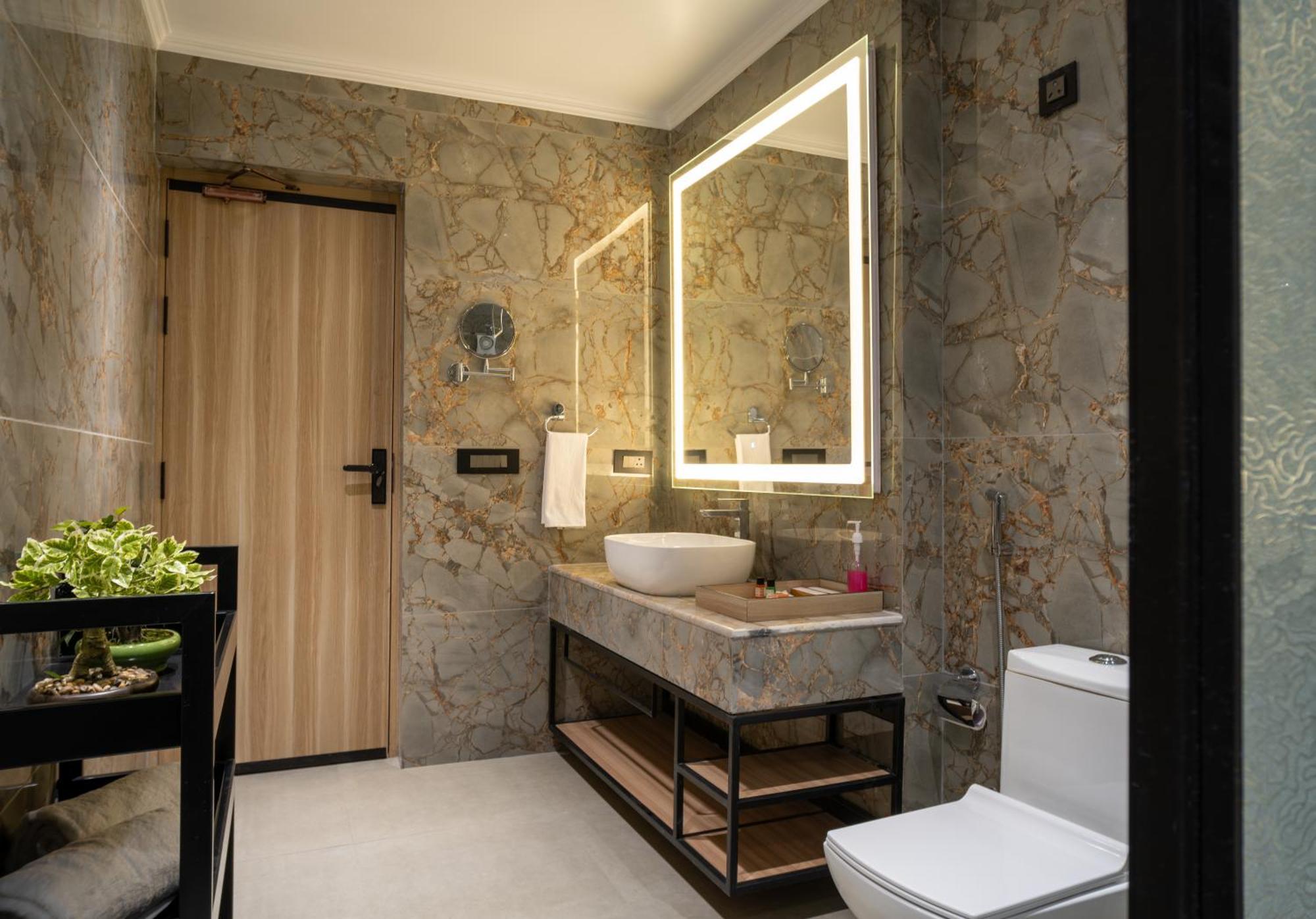 Alpine Hotel And Villas Dharamshala Exterior photo